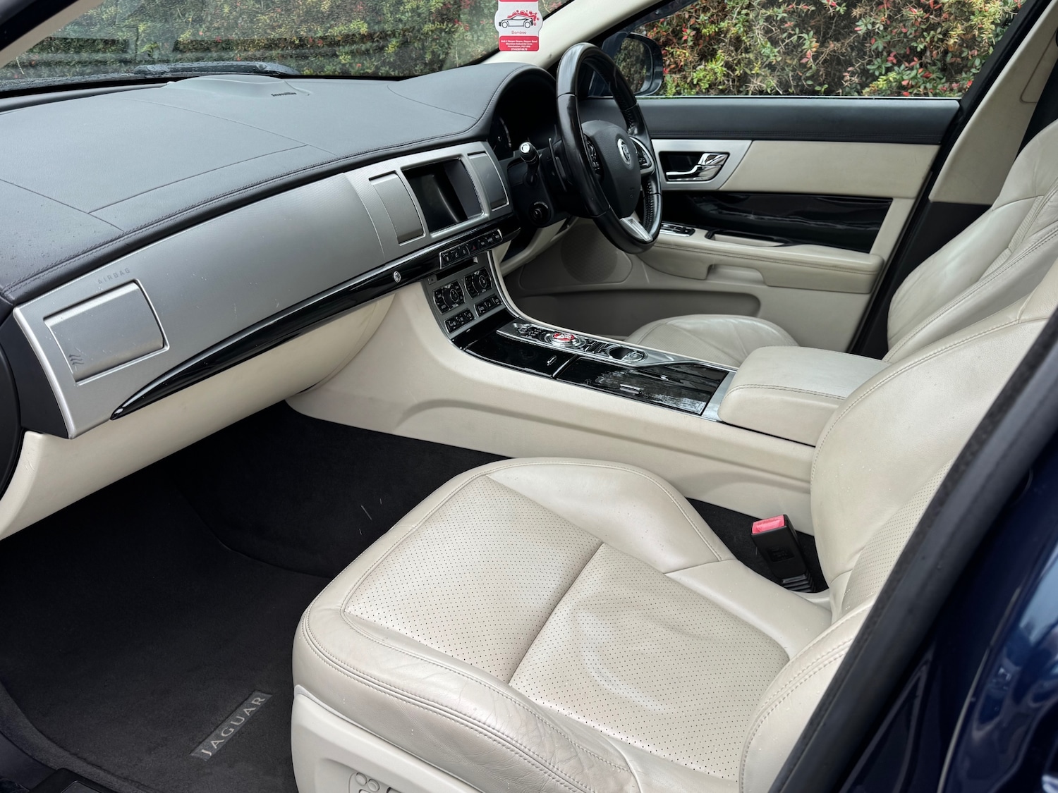 Used Jaguar XF 2012 for sale - 76376960: Photo 22