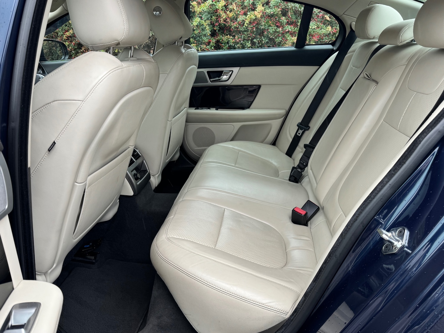 Used Jaguar XF 2012 for sale - 76376960: Photo 6