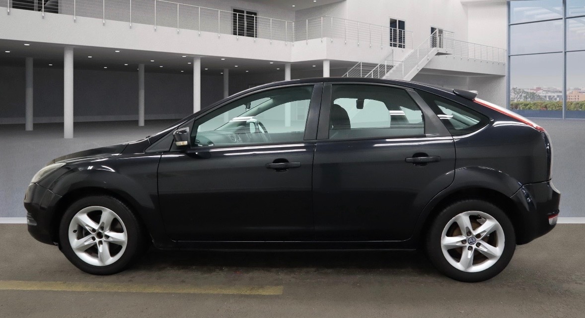 Used Ford Focus 2010 for sale - 77019022: Photo 3
