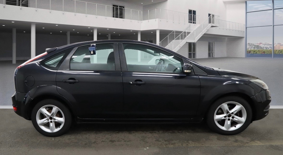 Used Ford Focus 2010 for sale - 77019022: Photo 4