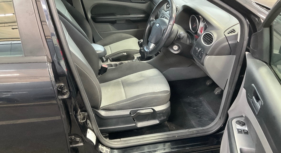 Used Ford Focus 2010 for sale - 77019022: Photo 7