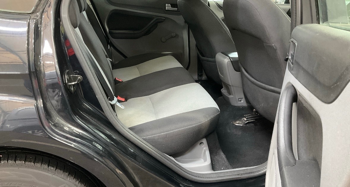 Used Ford Focus 2010 for sale - 77019022: Photo 8