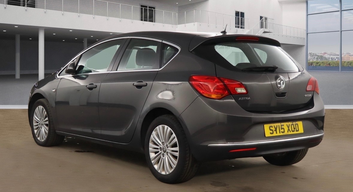 Used Vauxhall Astra 2015 for sale - 78026067: Photo 3
