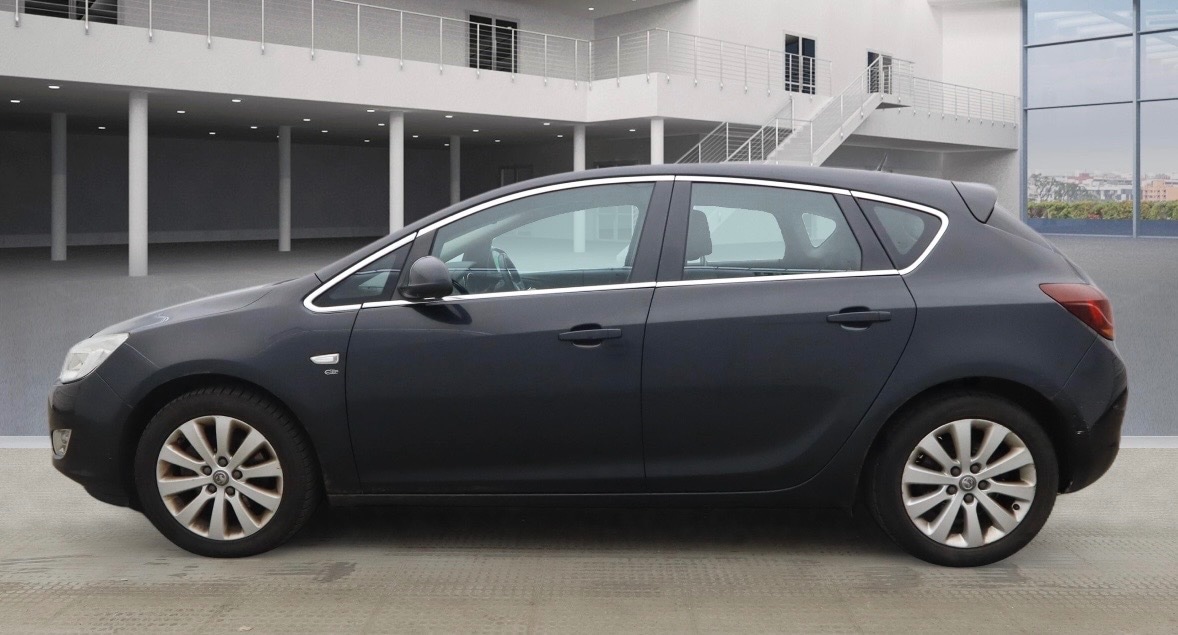 Used Vauxhall Astra 2011 for sale - 77099967: Photo 4