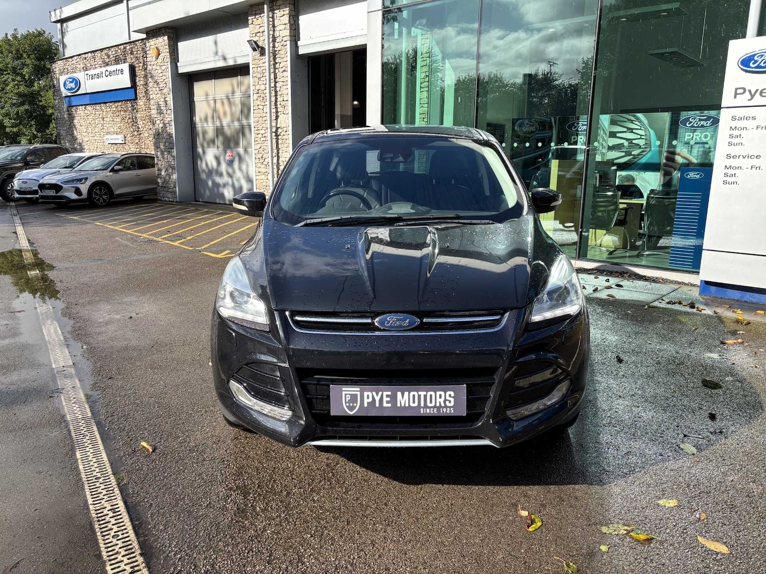 Used Ford Kuga 2015 for sale - 76466411: Photo 2