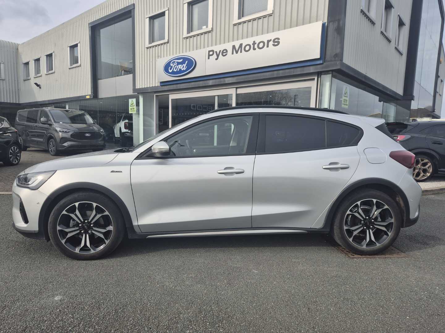 Used Ford Focus 2023 for sale - 77092431: Photo 4