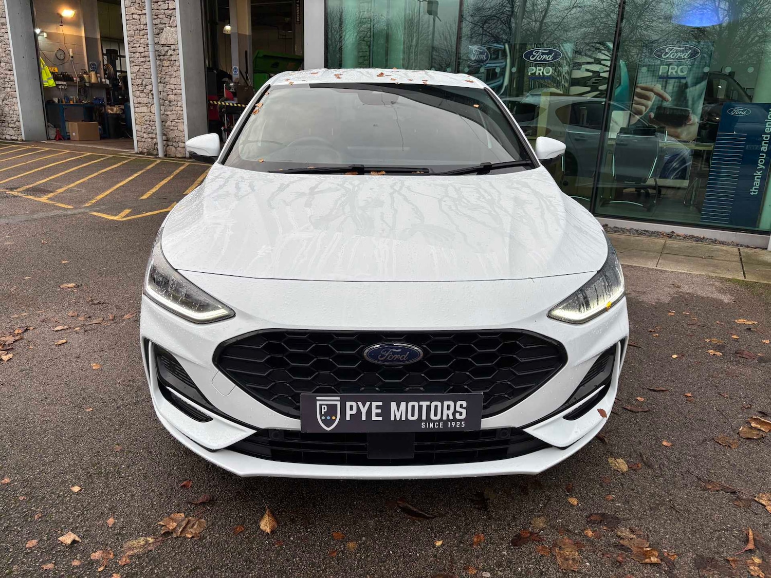 Used Ford Focus 2023 for sale - 76466555: Photo 2