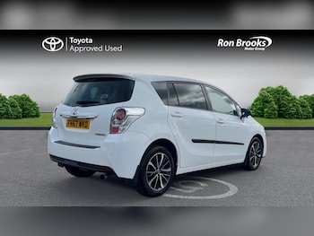 Used Toyota Verso 2017 for sale - 75720496: Photo
