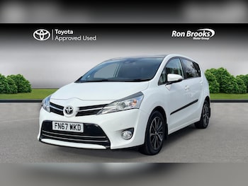 Used Toyota Verso 2017 for sale - 75720496: Photo