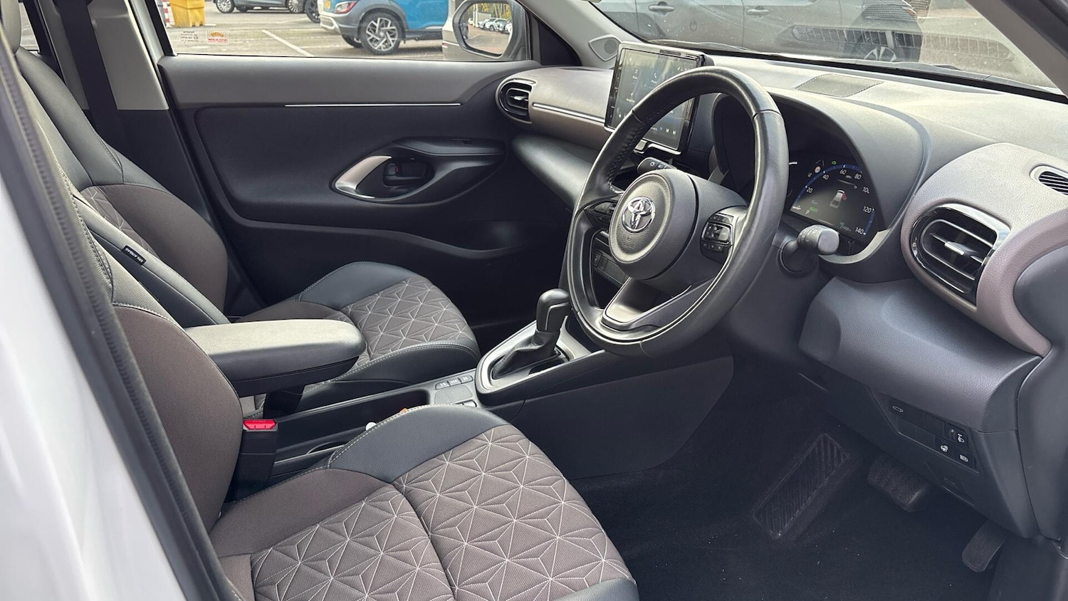 Used Toyota Yaris Cross 2023 for sale - 76446592: Photo 11