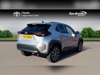 Used Toyota Yaris Cross 2023 for sale - 76021039: Photo 2