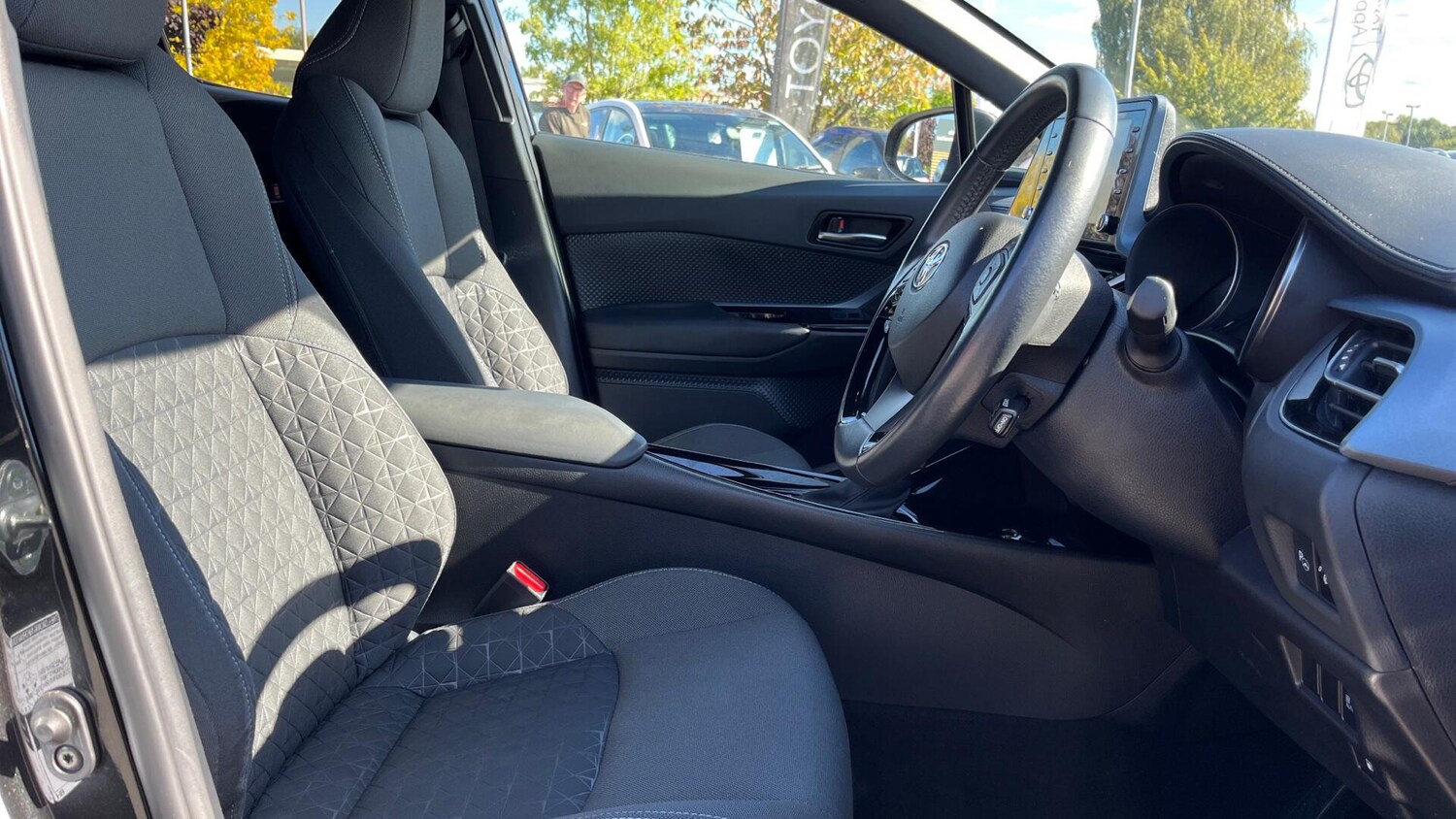 Used Toyota C-HR 2021 for sale - 76020922: Photo 11