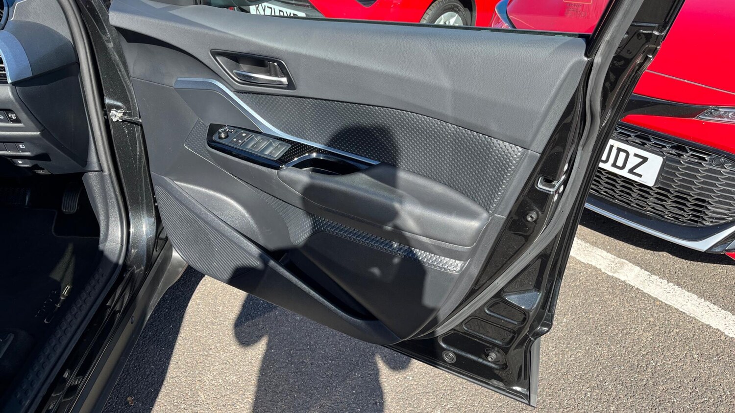 Used Toyota C-HR 2021 for sale - 76020922: Photo 24