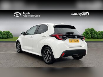Used Toyota Yaris 2022 for sale - 76388332: Photo