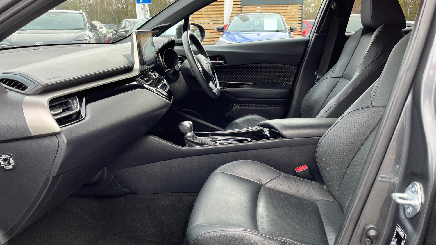 Used Toyota C-HR 2019 for sale - 76735119: Photo 10