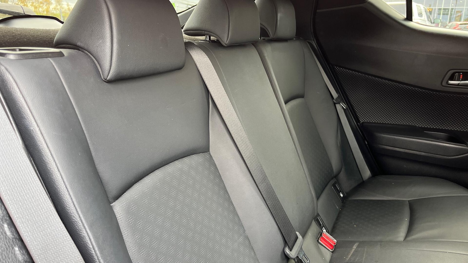 Used Toyota C-HR 2019 for sale - 76735119: Photo 12