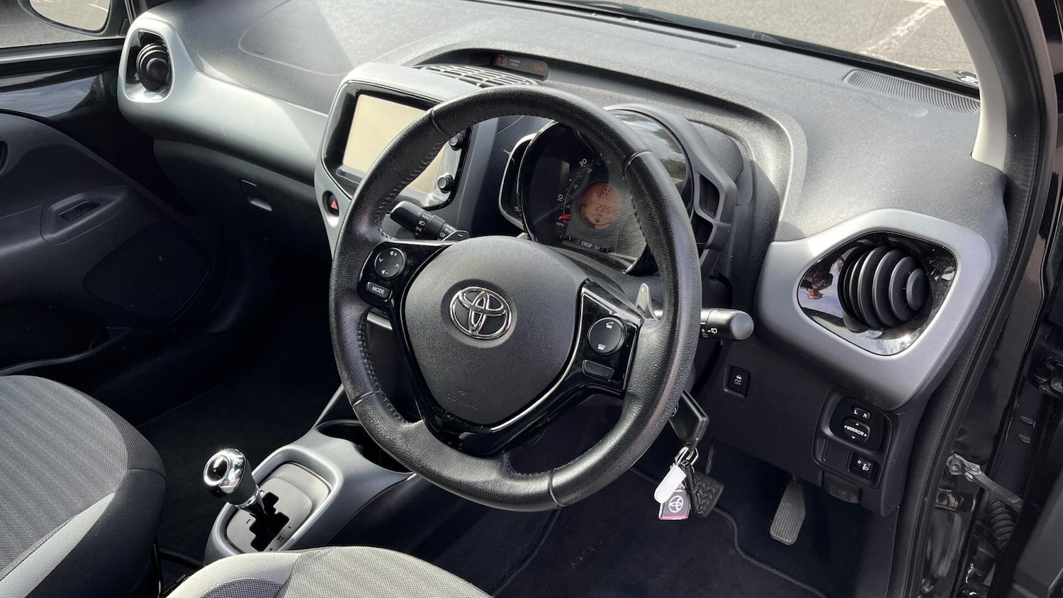Used Toyota AYGO 2018 for sale - 76175517: Photo 23