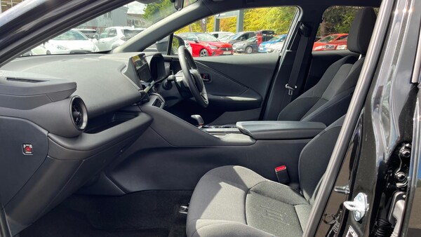 Used Toyota C-HR 2024 for sale - 76284119: Photo 10