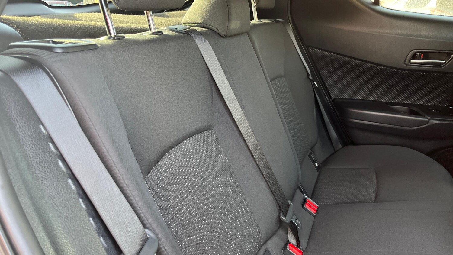 Used Toyota C-HR 2018 for sale - 76388051: Photo 12