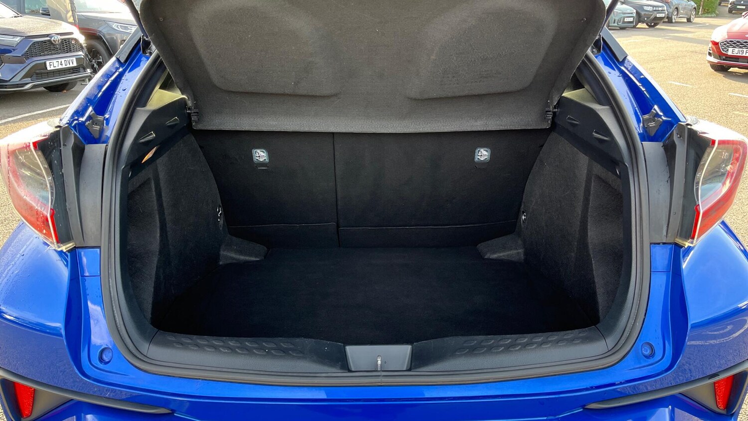 Used Toyota C-HR 2018 for sale - 76388051: Photo 14