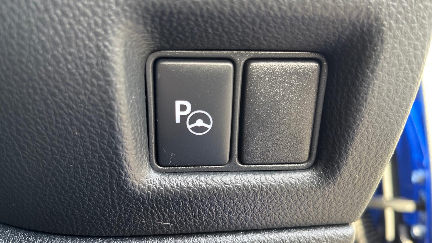 Used Toyota C-HR 2018 for sale - 76388051: Photo 21