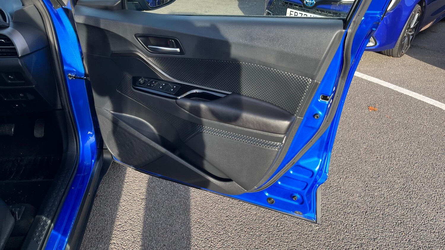 Used Toyota C-HR 2018 for sale - 76388051: Photo 25