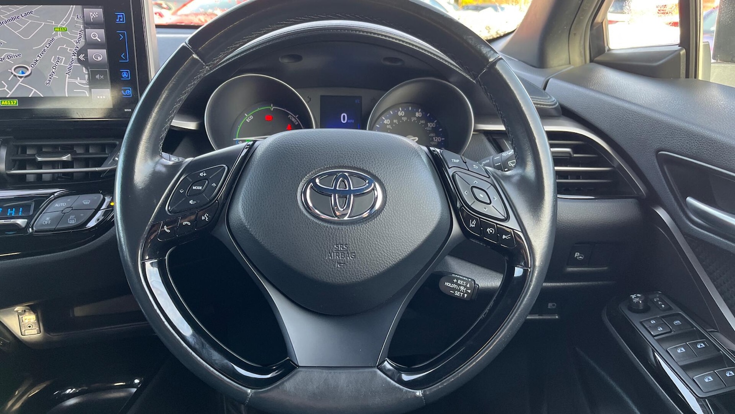 Used Toyota C-HR 2018 for sale - 76388051: Photo 8