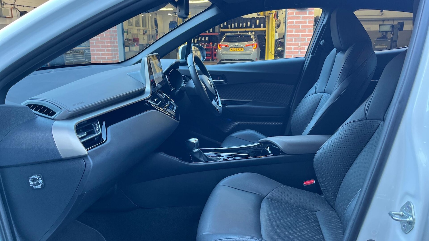 Used Toyota C-HR 2023 for sale - 76735259: Photo 10