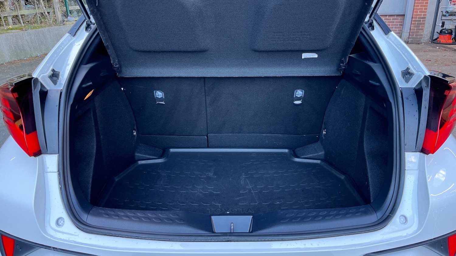 Used Toyota C-HR 2023 for sale - 76735259: Photo 14