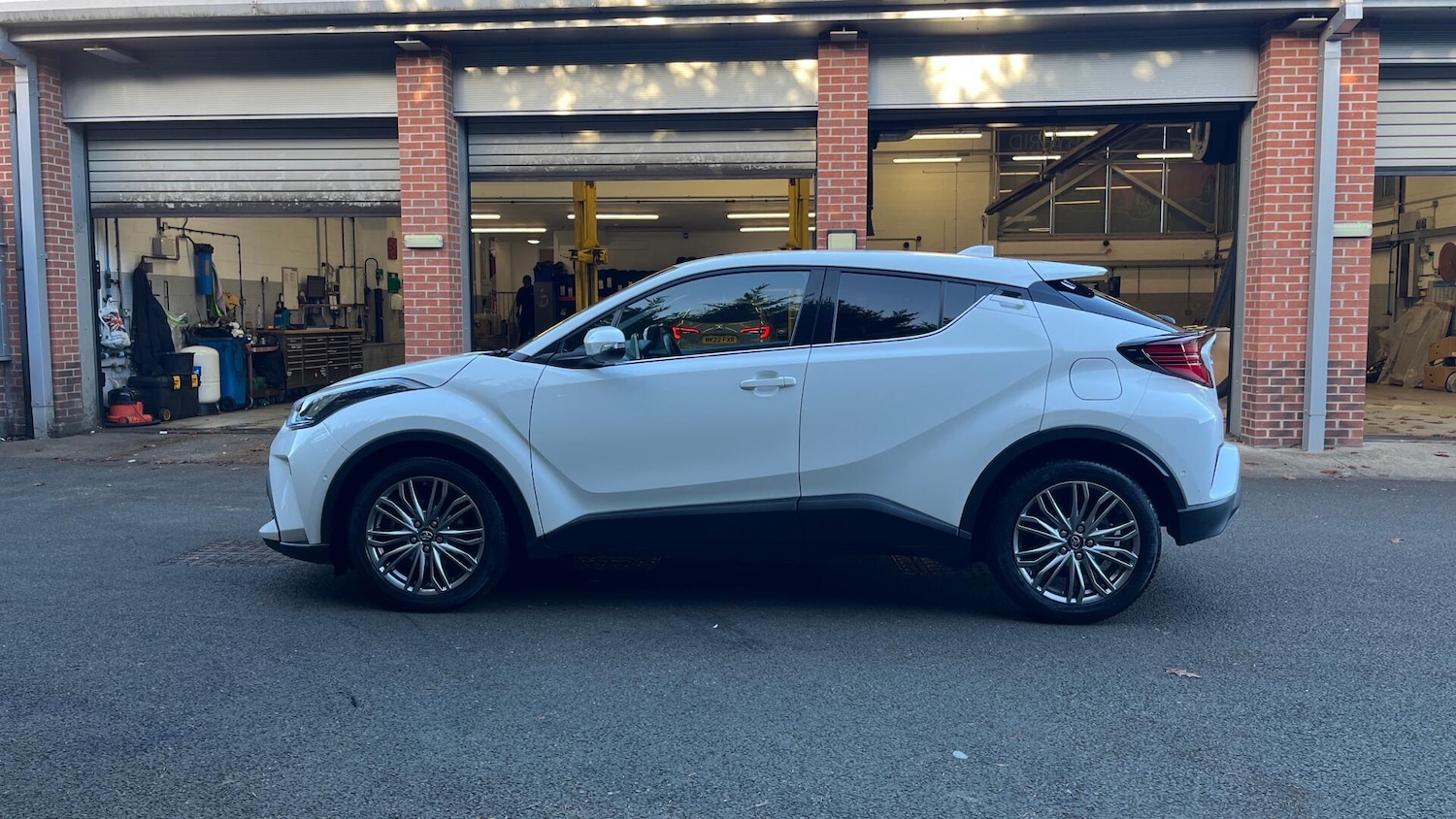 Used Toyota C-HR 2023 for sale - 76735259: Photo 17