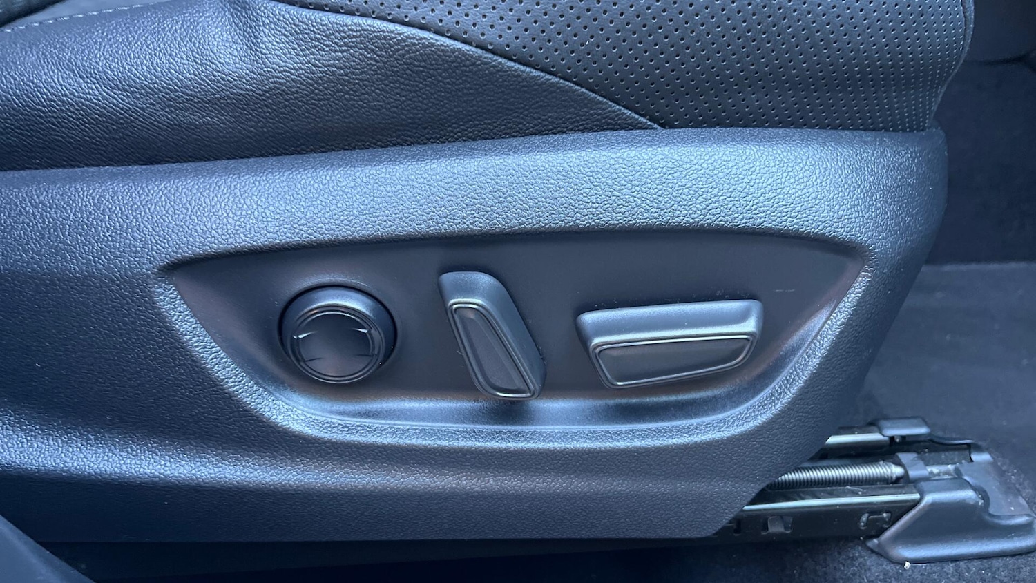 Used Toyota C-HR 2023 for sale - 76735259: Photo 20