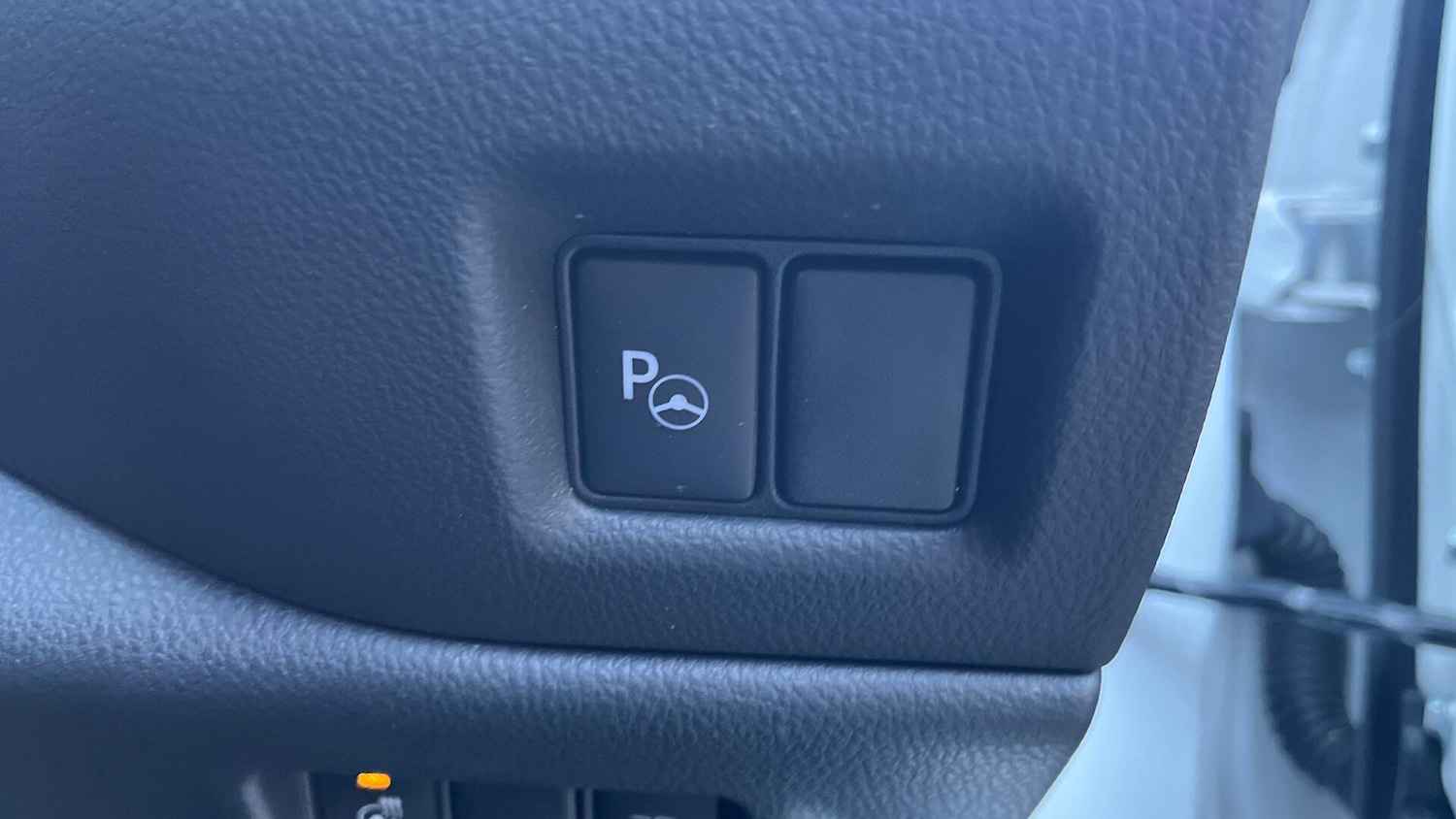 Used Toyota C-HR 2023 for sale - 76735259: Photo 21