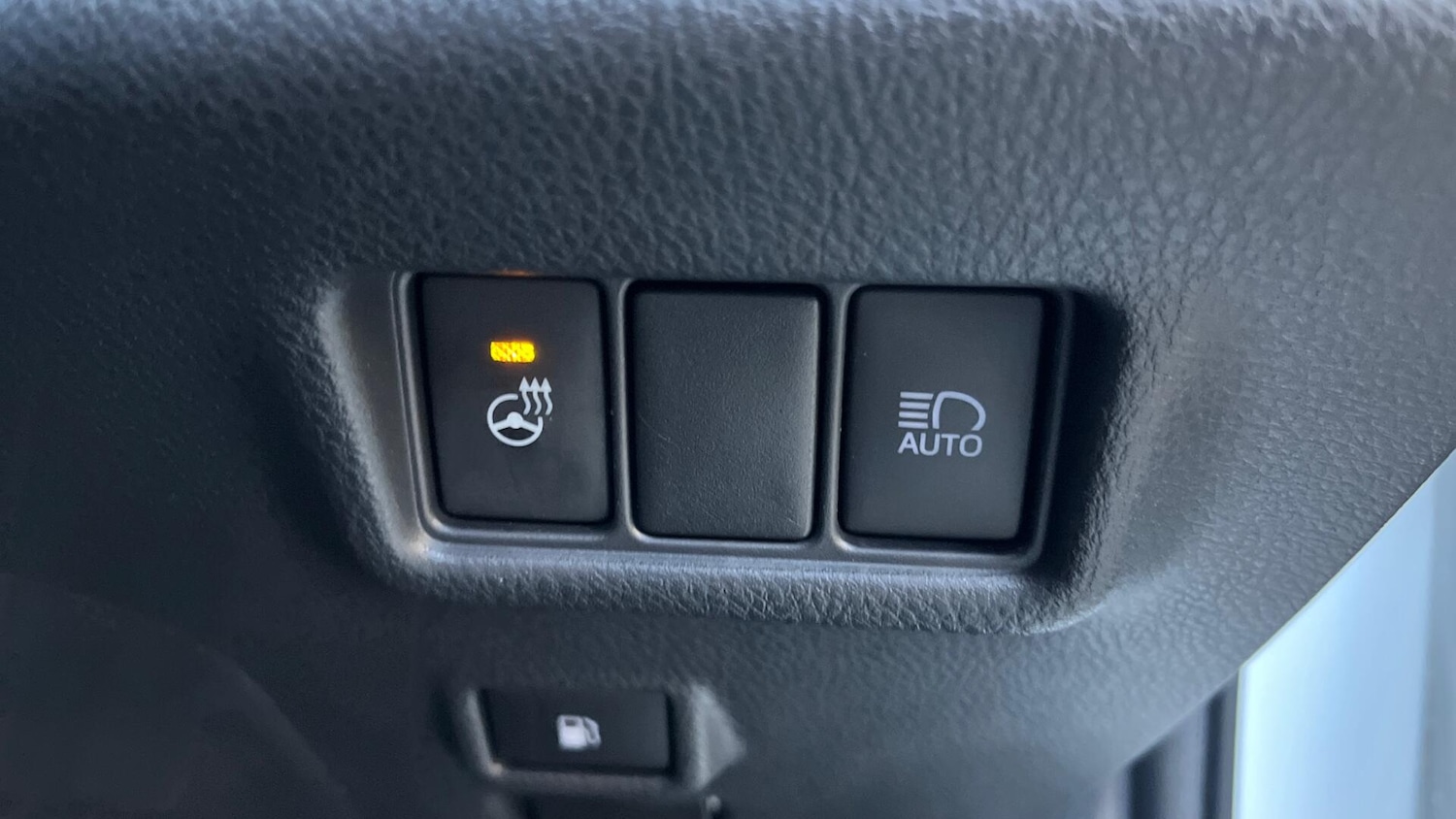 Used Toyota C-HR 2023 for sale - 76735259: Photo 22