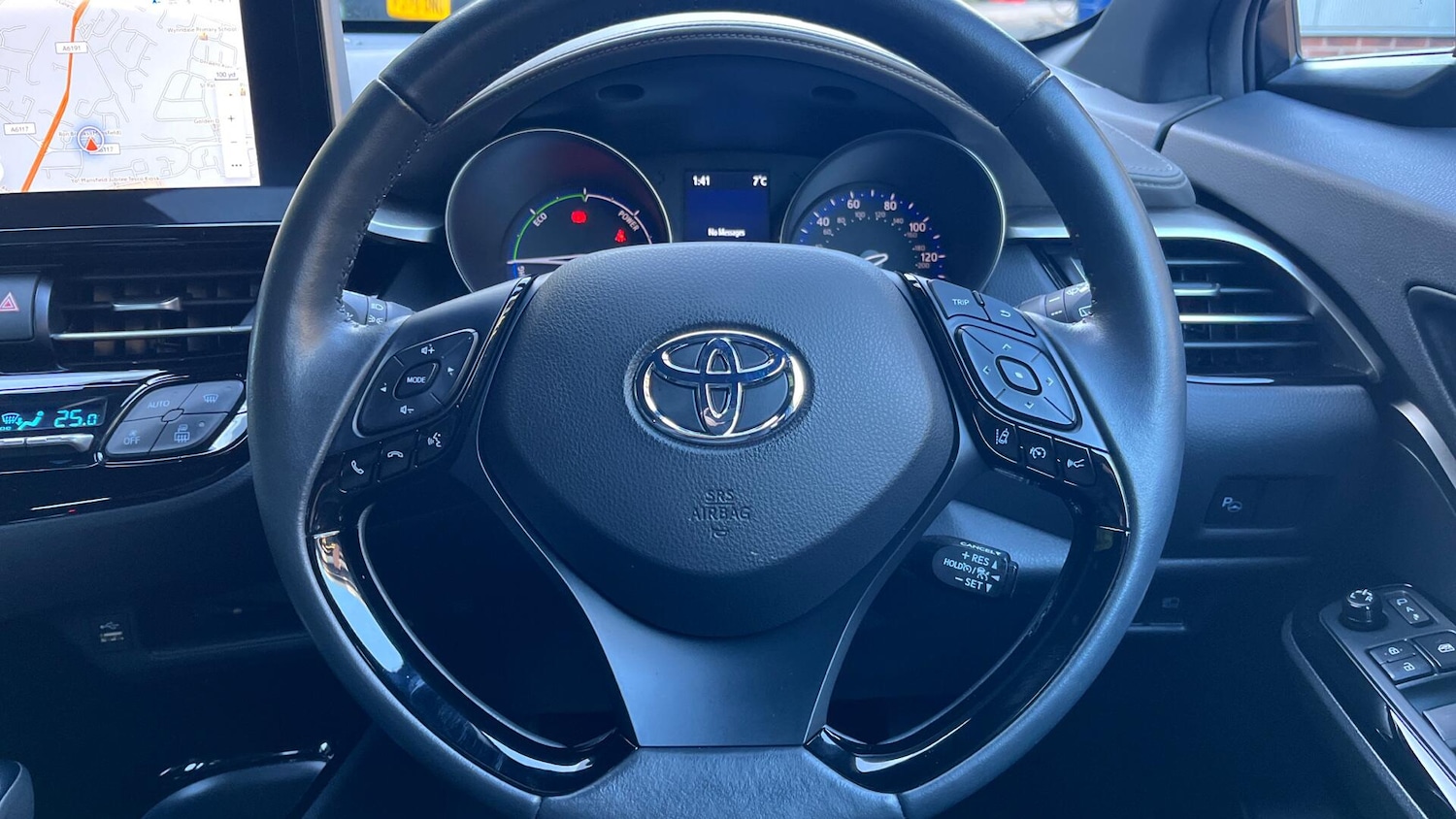 Used Toyota C-HR 2023 for sale - 76735259: Photo 8