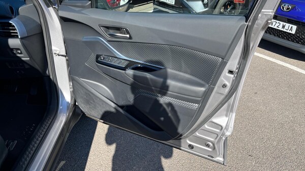 Used Toyota C-HR 2020 for sale - 76318156: Photo 24