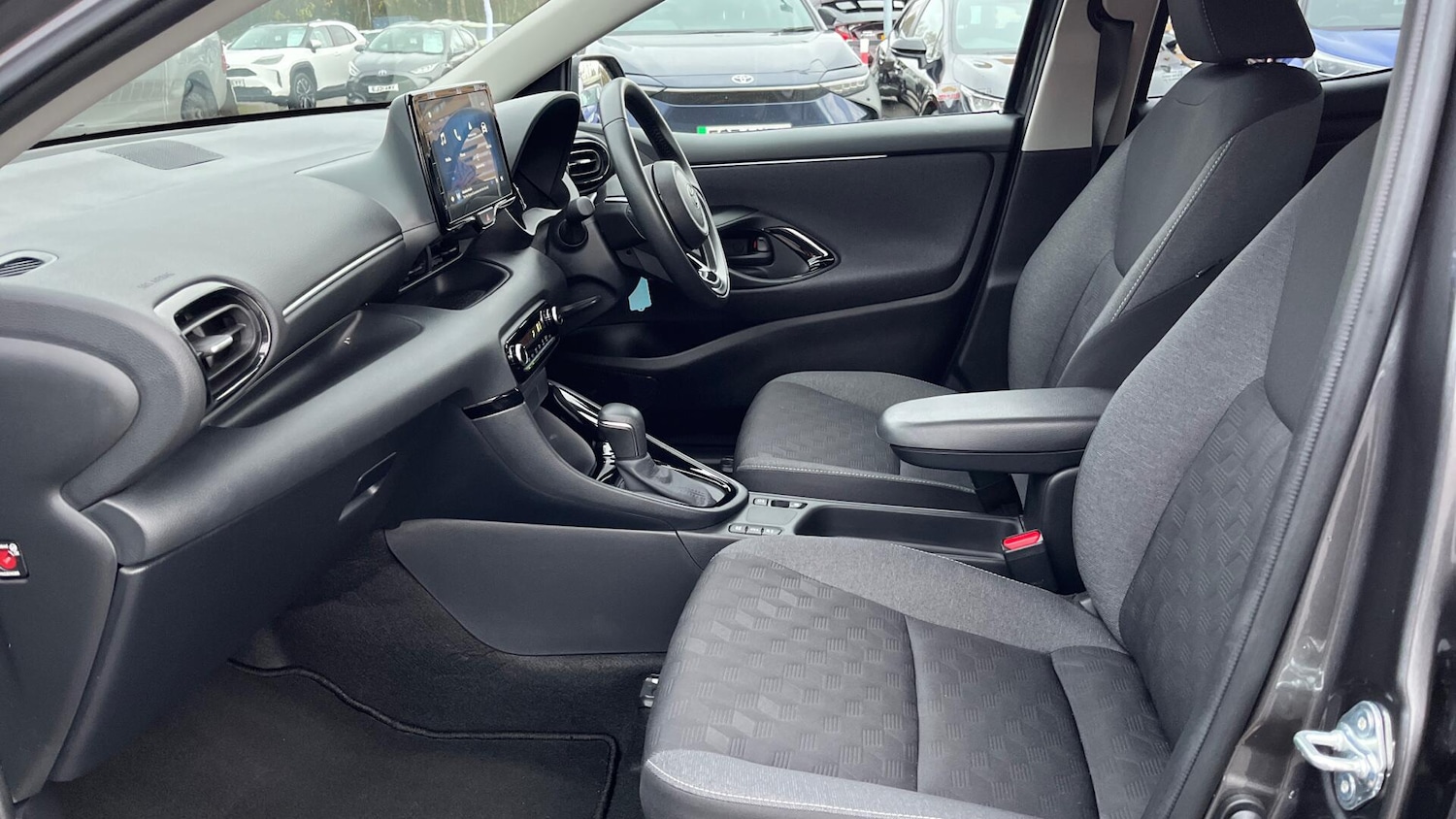 Used Toyota Yaris 2024 for sale - 76735399: Photo 10