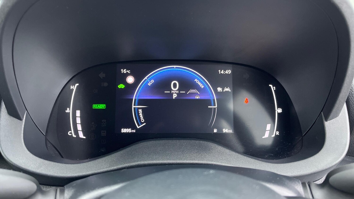 Used Toyota Yaris 2024 for sale - 76735399: Photo 9