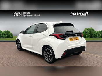 Used Toyota Yaris 2023 for sale - 76964412: Photo