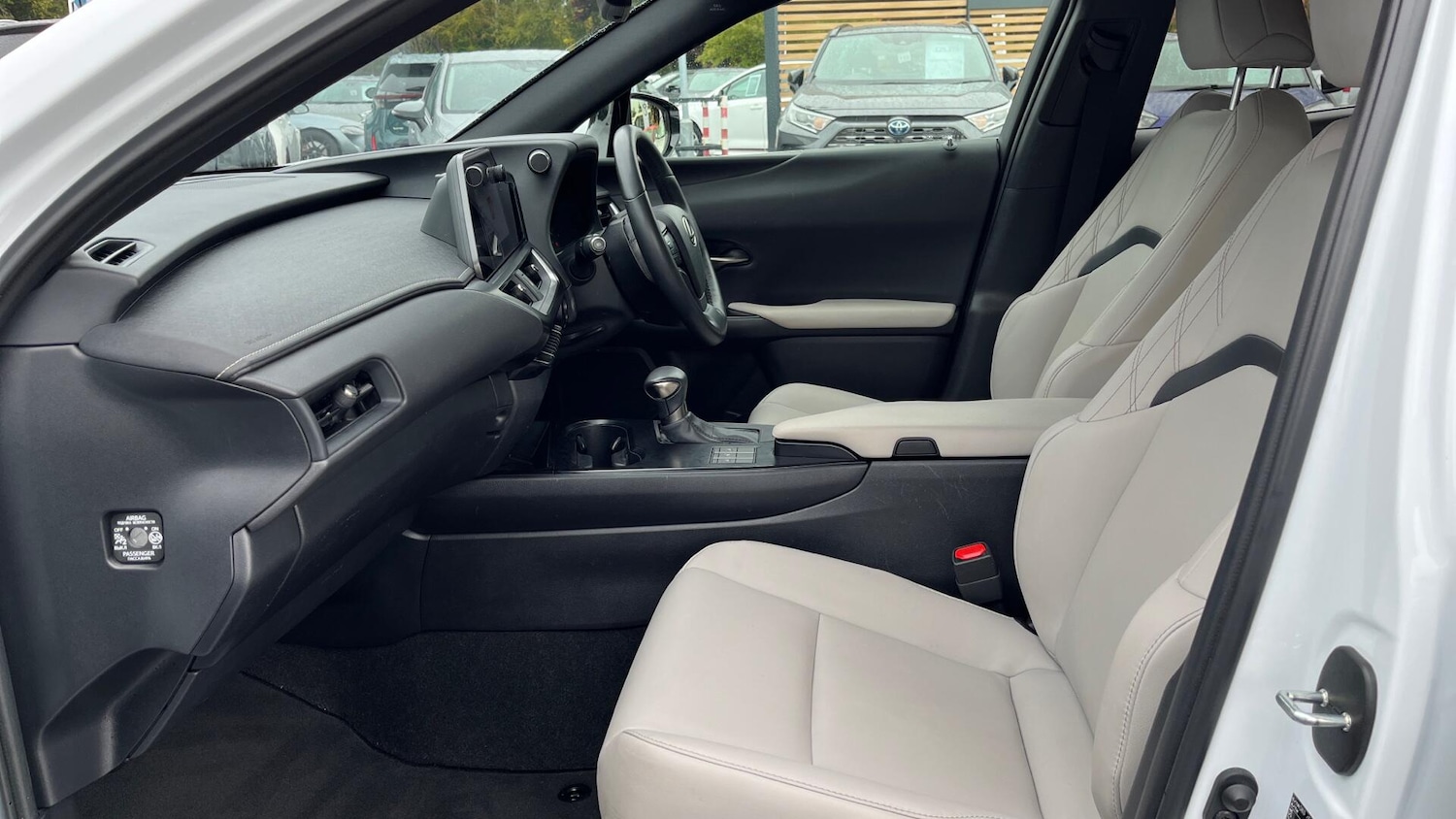 Used Lexus UX 2023 for sale - 76083763: Photo 10