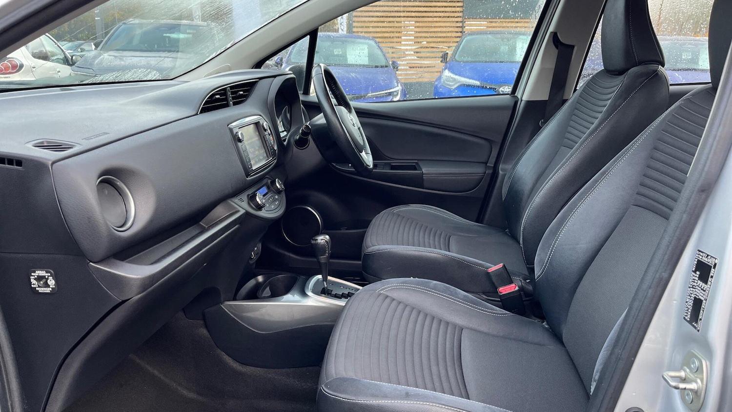 Used Toyota Yaris for sale - 76528115: Photo 10