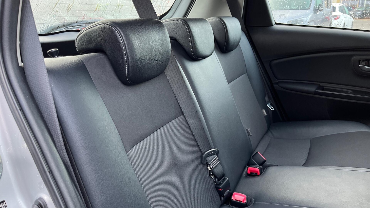 Used Toyota Yaris for sale - 76528115: Photo 12