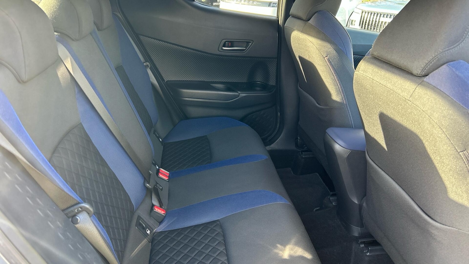 Used Toyota C-HR 2020 for sale - 76936400: Photo 12