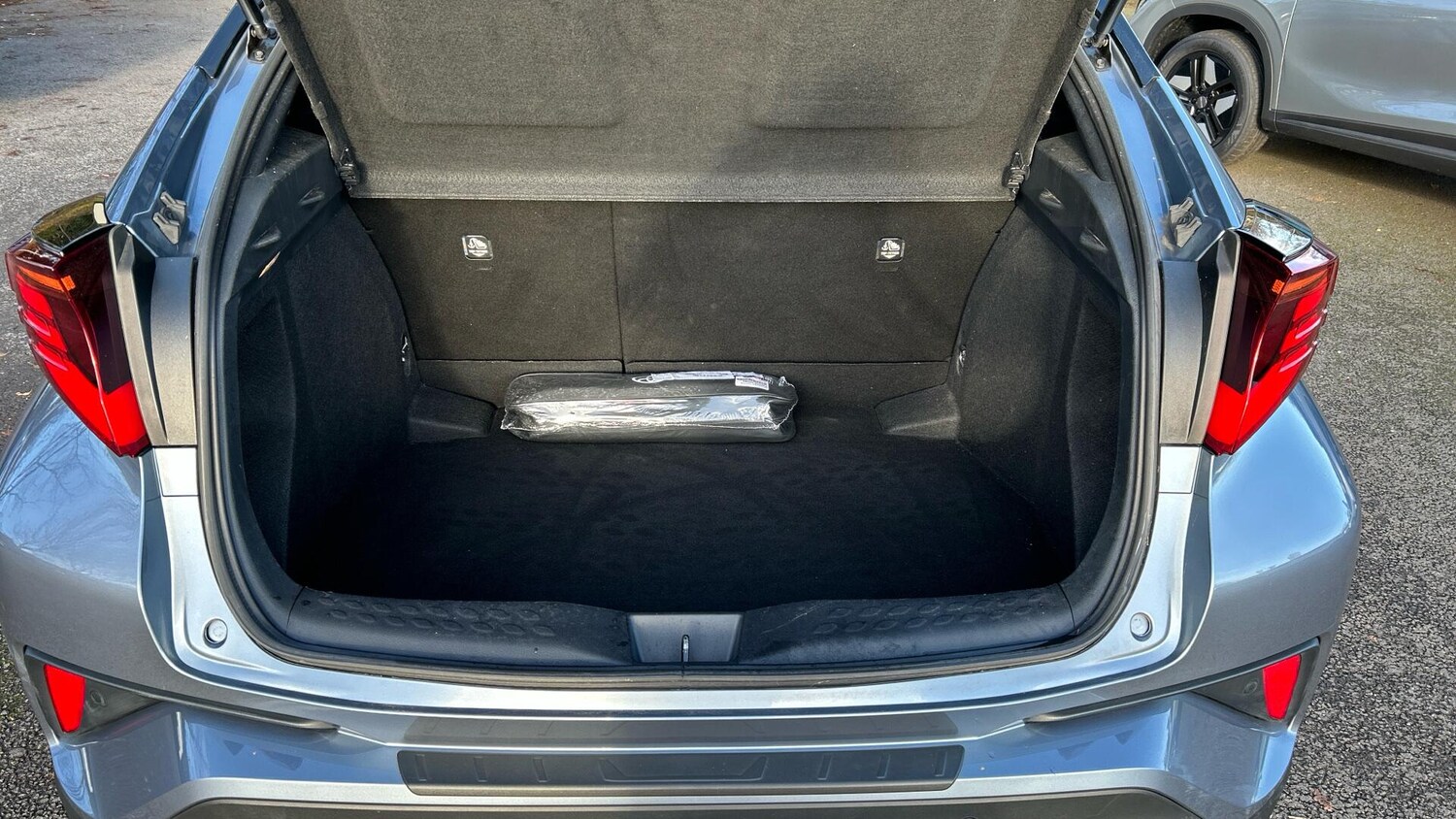 Used Toyota C-HR 2020 for sale - 76936400: Photo 14