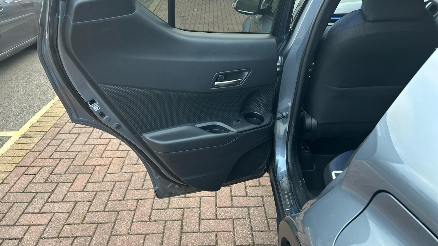 Used Toyota C-HR 2020 for sale - 76936400: Photo 24