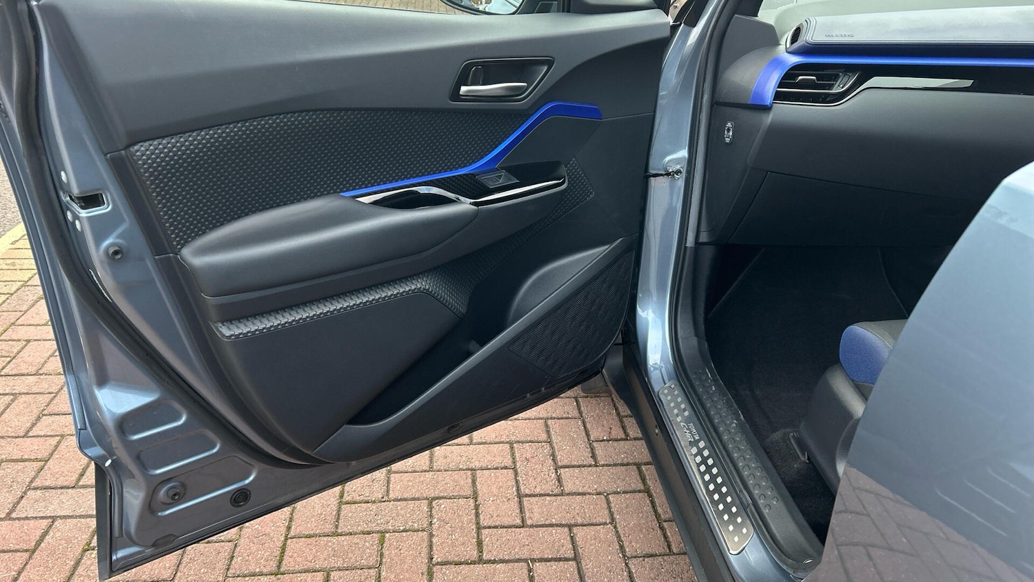 Used Toyota C-HR 2020 for sale - 76936400: Photo 25