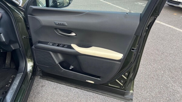 Used Lexus UX 2020 for sale - 76137318: Photo 25