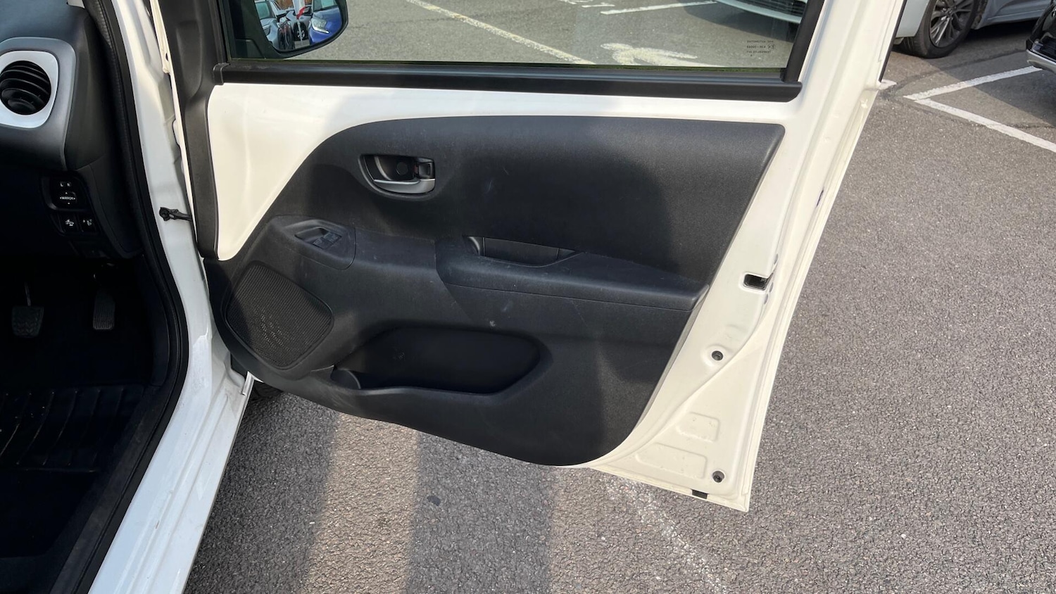 Used Toyota AYGO 2020 for sale - 76108481: Photo 24