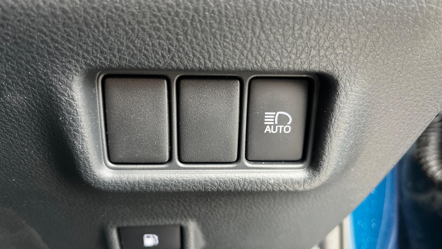 Used Toyota C-HR 2023 for sale - 76123008: Photo 21