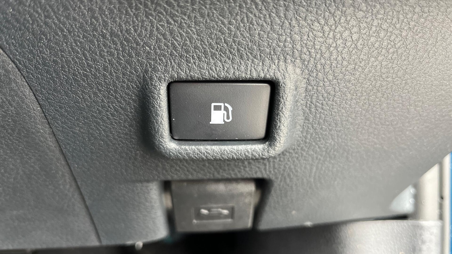 Used Toyota C-HR 2023 for sale - 76123008: Photo 22
