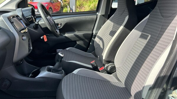 Used Toyota AYGO 2019 for sale - 76282899: Photo 10